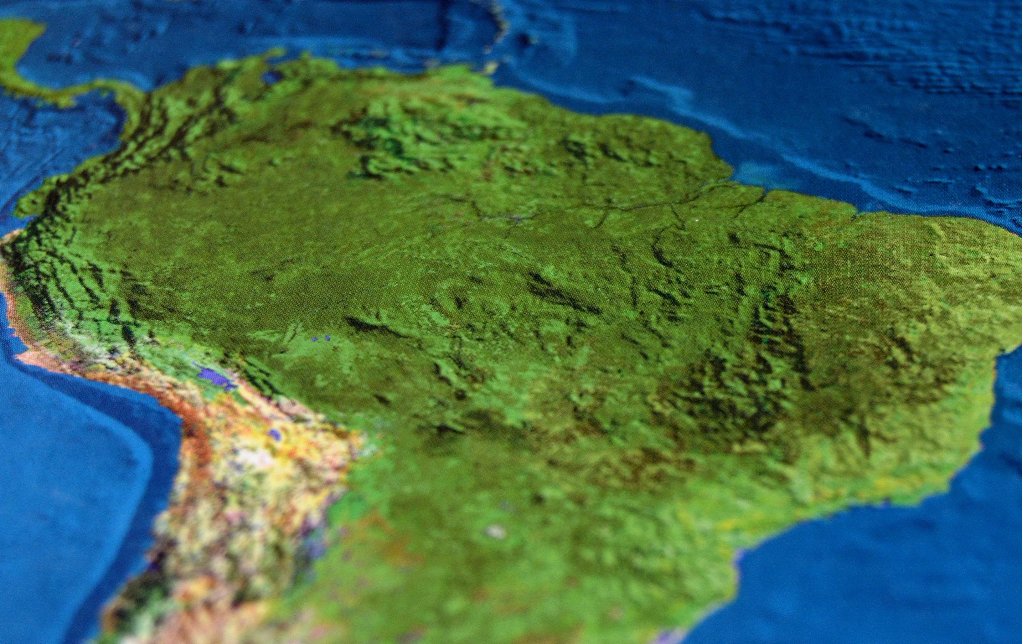 Latin Finance otorga premio por “Transacción en moneda local del año”