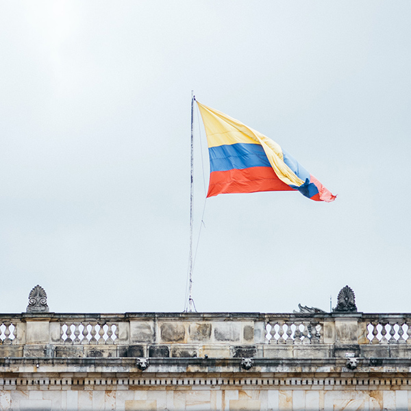 Colombia implementa estatuo temporal para migrantes venezolanos