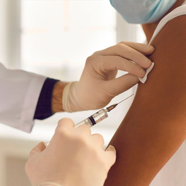 Exigencia de vacunación Covid-19 a algunos trabajadores 